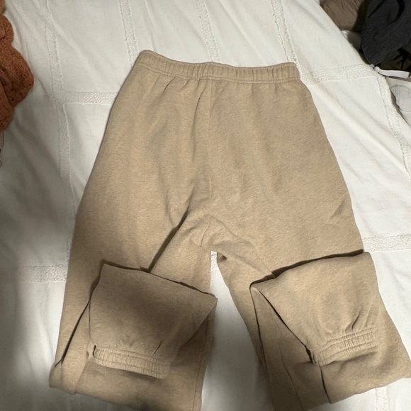 TNA Cozy Fleece Sweatpants — Size XS (Mega Fit) - Picture 2 of 3